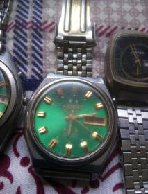 十块杂牌手表合售，一号箱诸多钟表精选